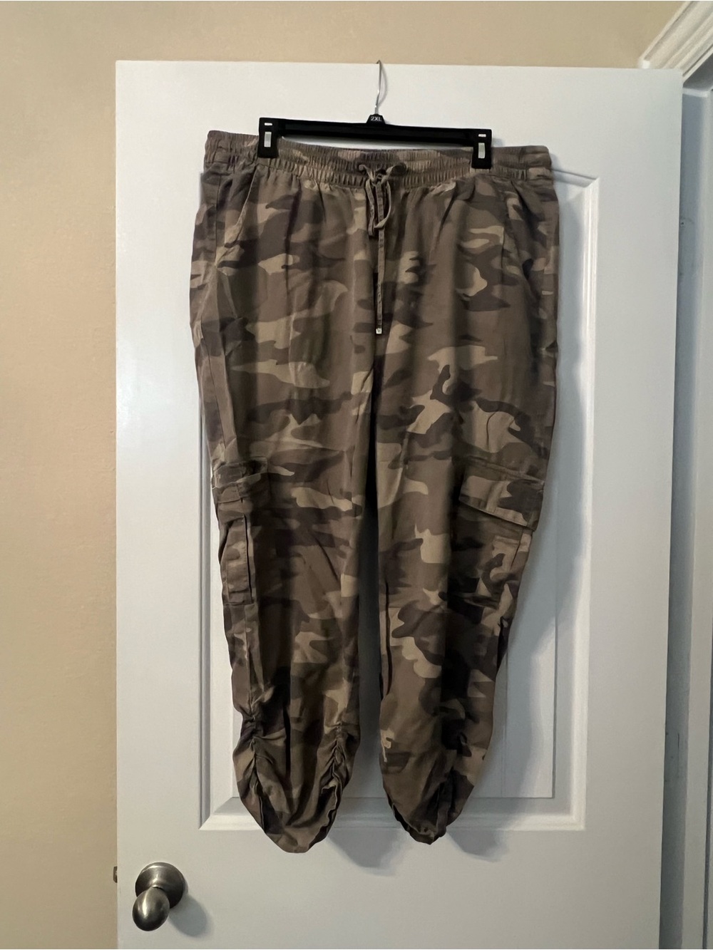 Women Camo Cargo Pants - Green Camouflage
